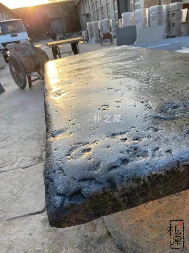 光影交错：混凝土装饰板的情感与设计之旅(图1)