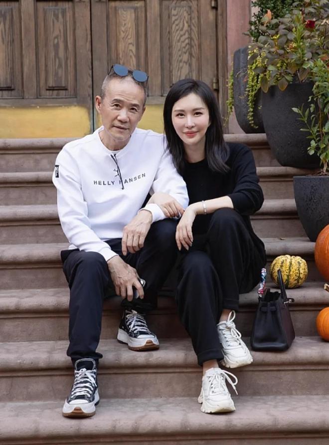 74岁王石携44岁妻子上杂志豪宅曝光睡10万床田朴珺谈相处秘诀(图2)