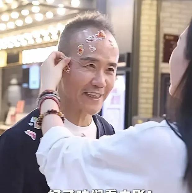 74岁王石携44岁妻子上杂志豪宅曝光睡10万床田朴珺谈相处秘诀(图5)