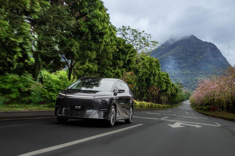 2025款小鹏X9正式开启预售 预售价3998万元起(图5)