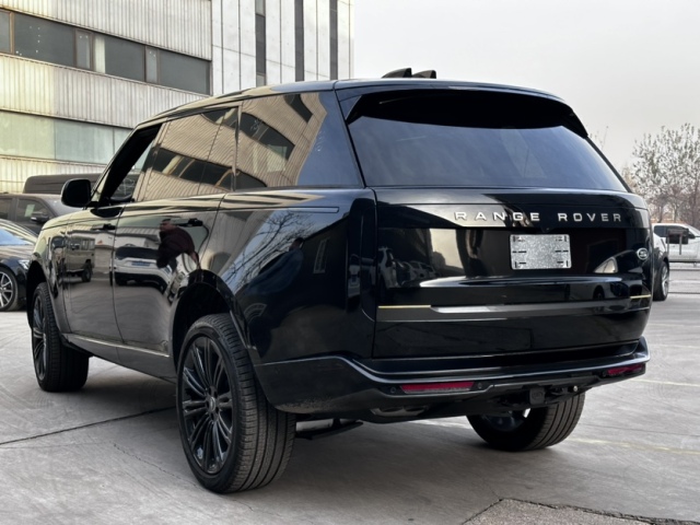 2025款路虎揽胜行政 44T P530 七座现车报价 尊贵特权 可分期(图5)