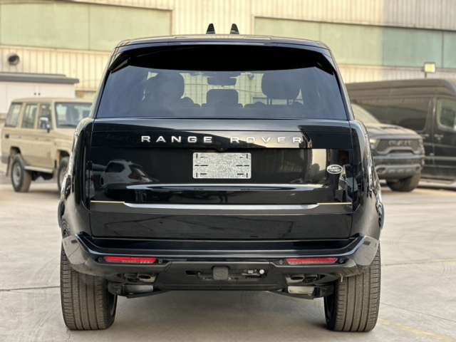 2025款路虎揽胜行政 44T P530 七座现车报价 尊贵特权 可分期(图4)