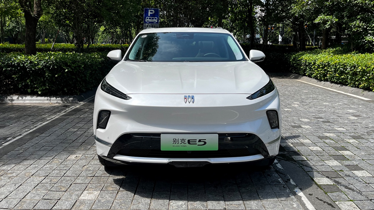 平稳驾控质感拉满！试驾别克E5舒适与科技的融合(图2)