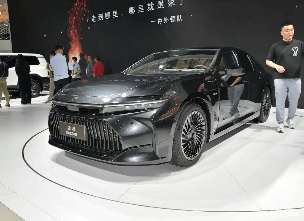 这款“皇冠”标配25L混动长5米多(图1)