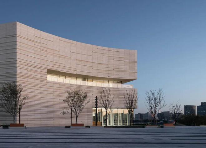 都市潮力 一座剧场连接江景艺术与生活在此共栖(图1)
