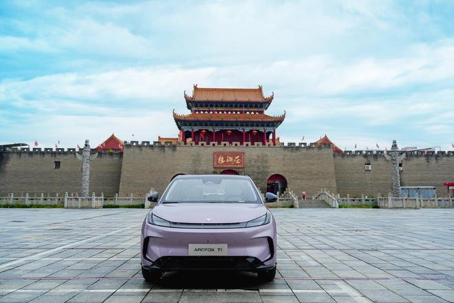 小车整大活——静态品鉴极狐T1(图1)